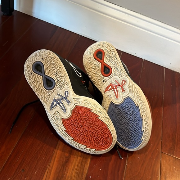 Sneakers - Picture 4 of 7